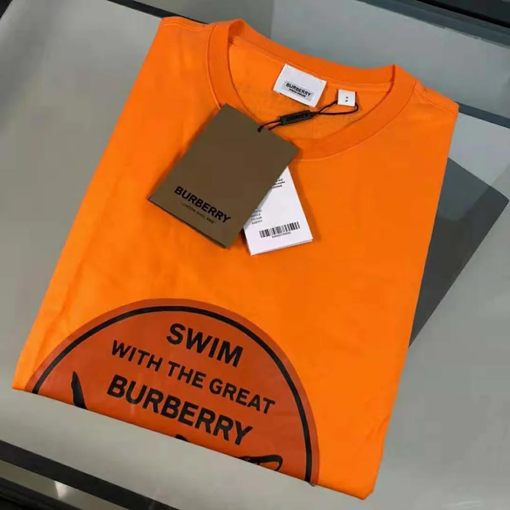 Burberry Shark Graphic Cotton Oversized T-shirt for Men in Orange Burberry Shark Graphic Cotton Oversized T-shirt for Men in Orange