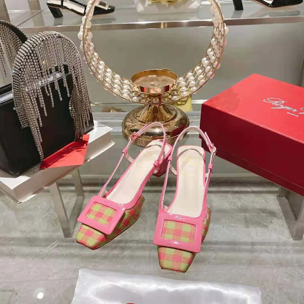 Roger Vivier Belle Vivier Lacquered Buckle Slingback Pumps in Fabric for Women in Pink Roger Vivier Belle Vivier Lacquered Buckle Slingback Pumps in Fabric for Women in Pink
