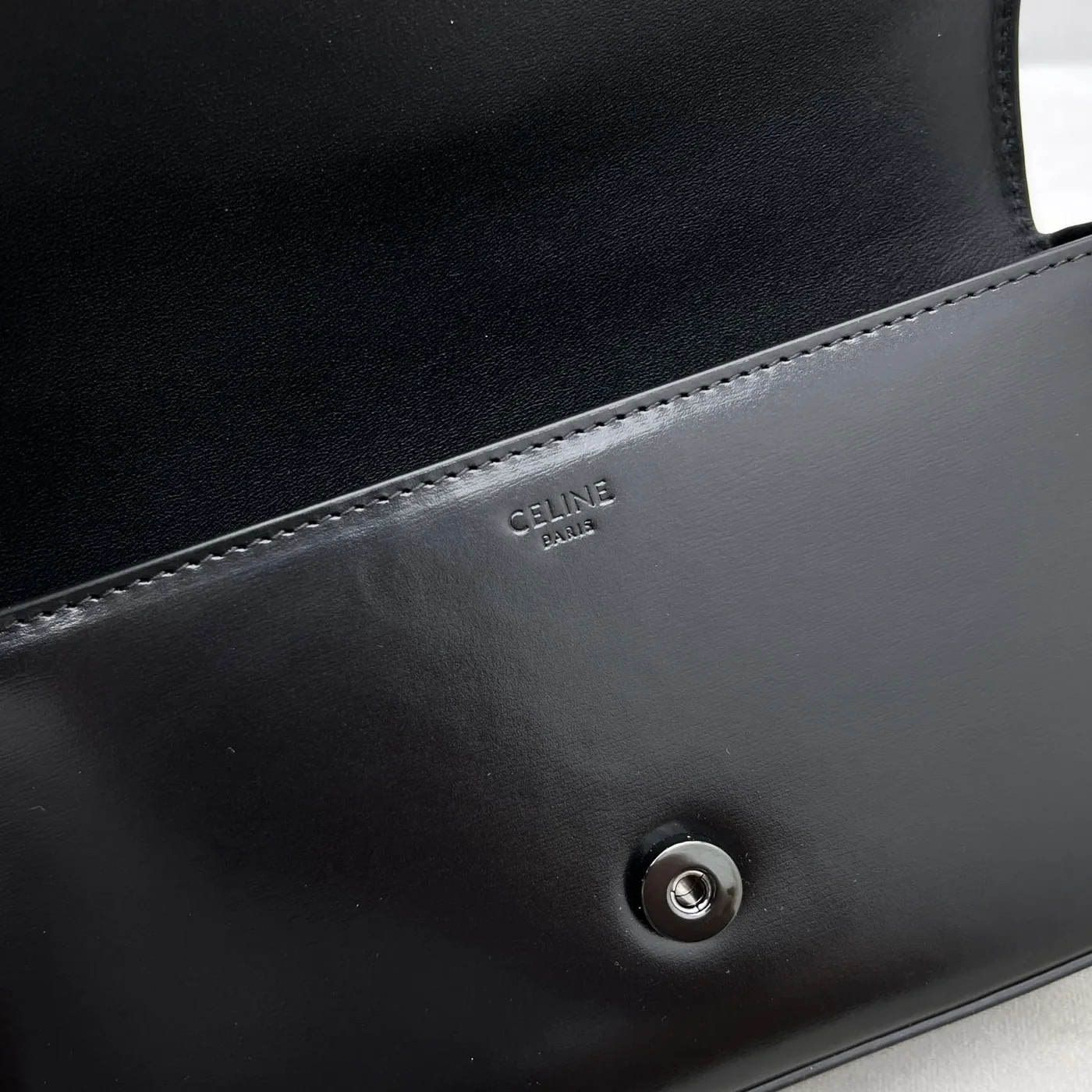 Chain Shoulder Bag Triomphe In Shiny Black / .38NO Chain Shoulder Bag Triomphe In Shiny Black / .38NO