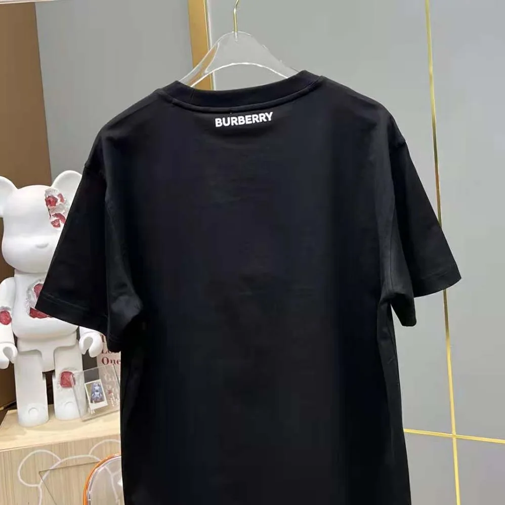 Burberry Deer Print Cotton Oversized T-shirt for Women in Black