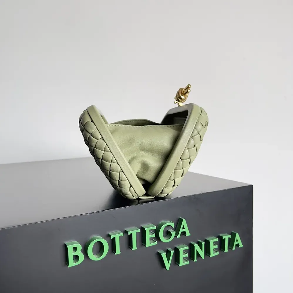 Bottega Veneta Knot Minaudière Clutch in Calfskin Leather for Women in Lime Bottega Veneta Knot Minaudière Clutch in Calfskin Leather for Women in Lime