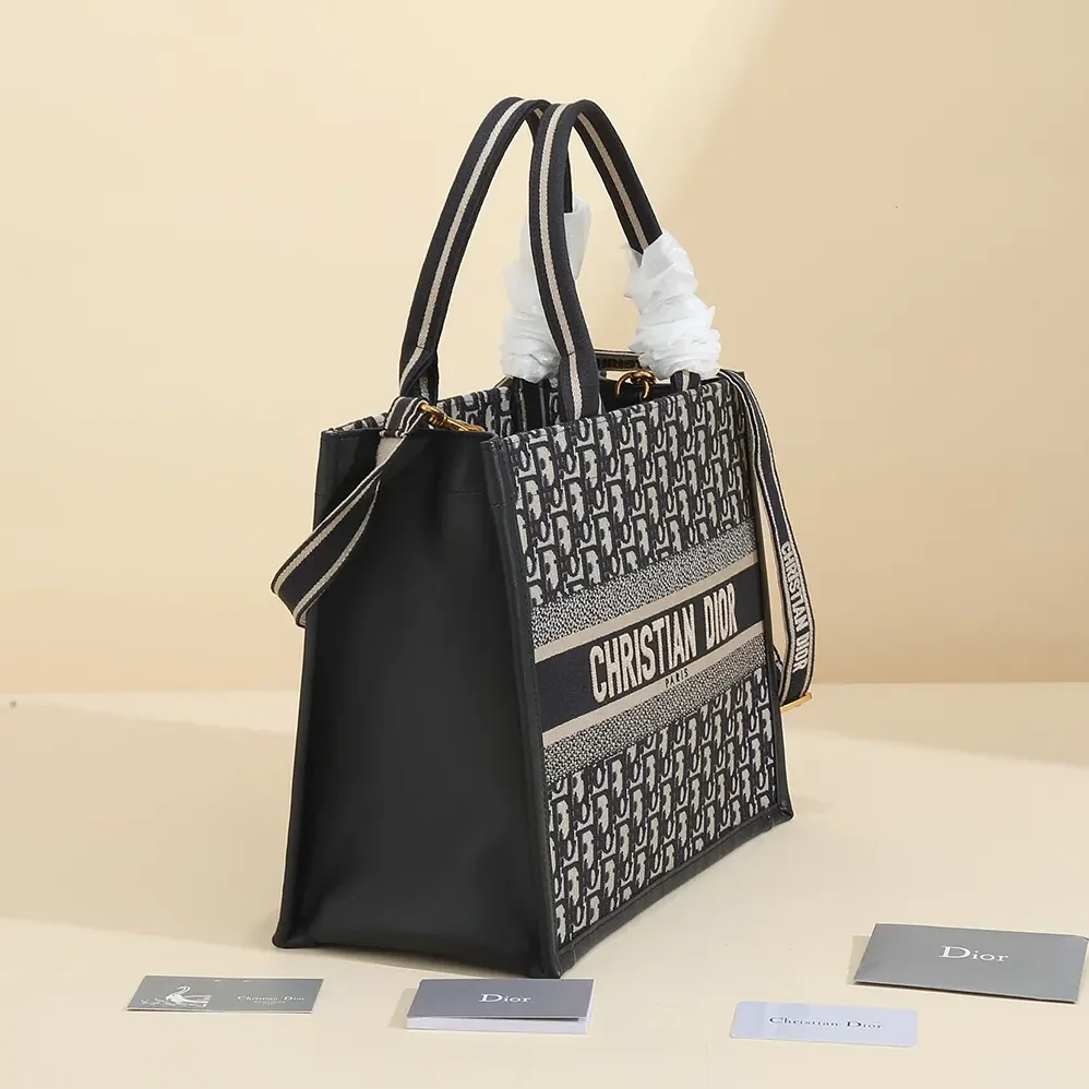 Dior Medium Dior Book Tote Blue Dior Oblique Embroidery and Calfskin for Women Dior Medium Dior Book Tote Blue Dior Oblique Embroidery and Calfskin for Women