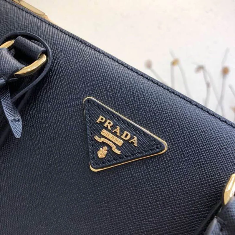 Prada Prada Galleria Bag in Saffiano Leather for Women in Black