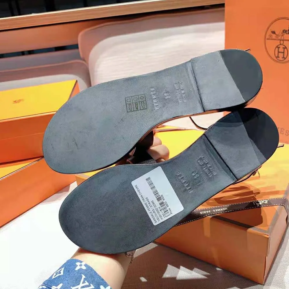 Hermes Santorini Sandal in Calfskin Leather for Women in Black