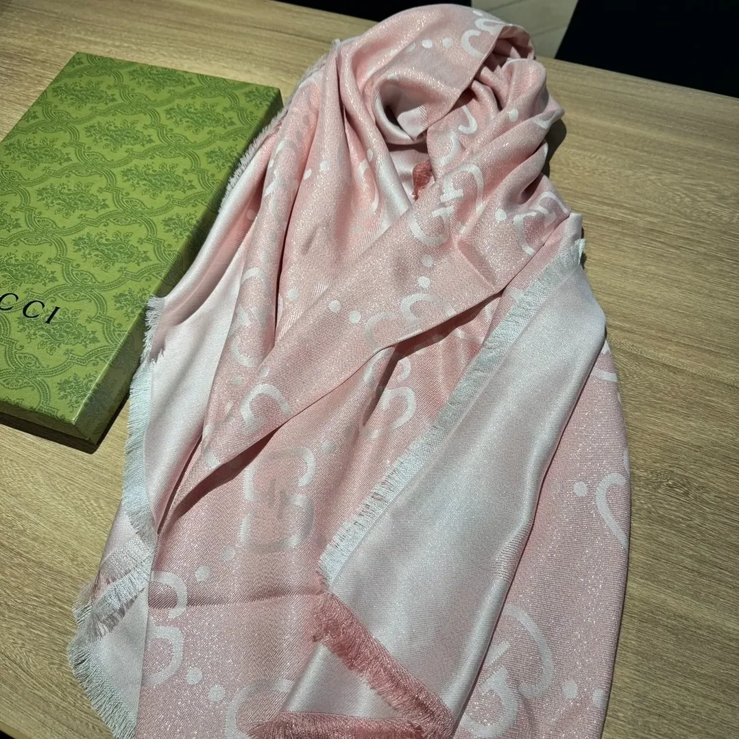 Gucci Jacquard Scarf Pink / Gucci Jacquard Scarf Pink /