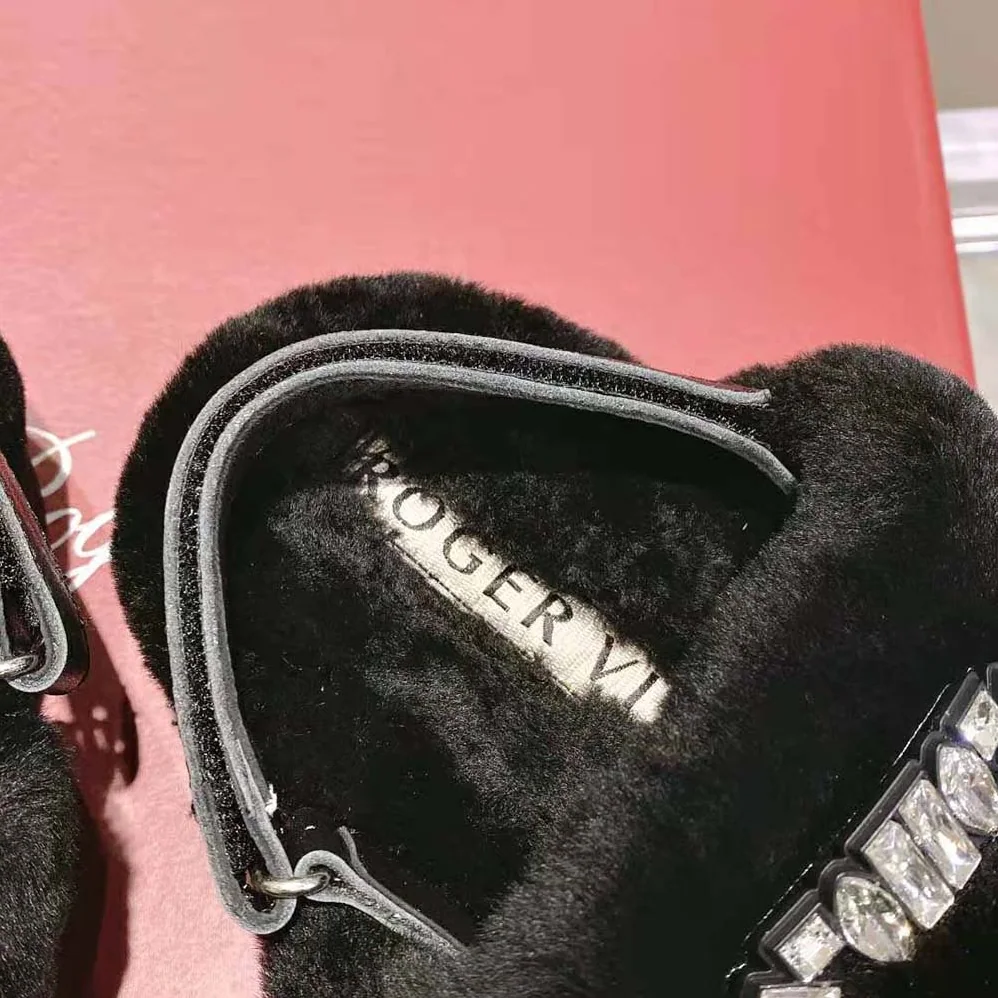 Roger Vivier Viv' Winter Fur Strass Buckle Sandals in Sheepskin for Women in Black Roger Vivier Viv' Winter Fur Strass Buckle Sandals in Sheepskin for Women in Black