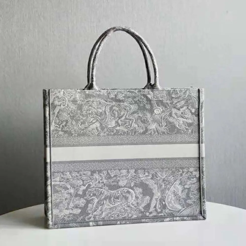 Dior Dior Book Tote Toile DE Jouy Reverse Embroidery for Women in Silver Dior Dior Book Tote Toile DE Jouy Reverse Embroidery for Women in Silver