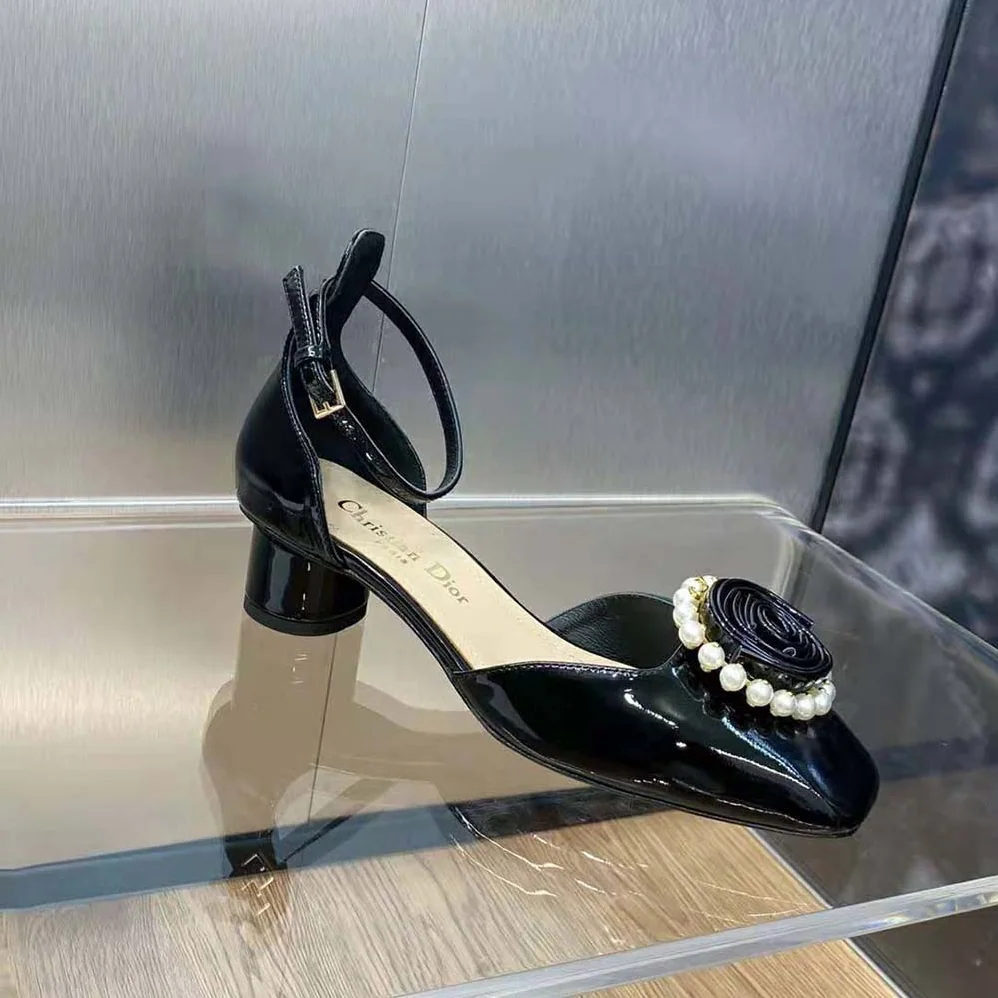 Dior Dior Rose Pump Black Patent Calfskin and White Resin Pearls for Women Dior Dior Rose Pump Black Patent Calfskin and White Resin Pearls for Women