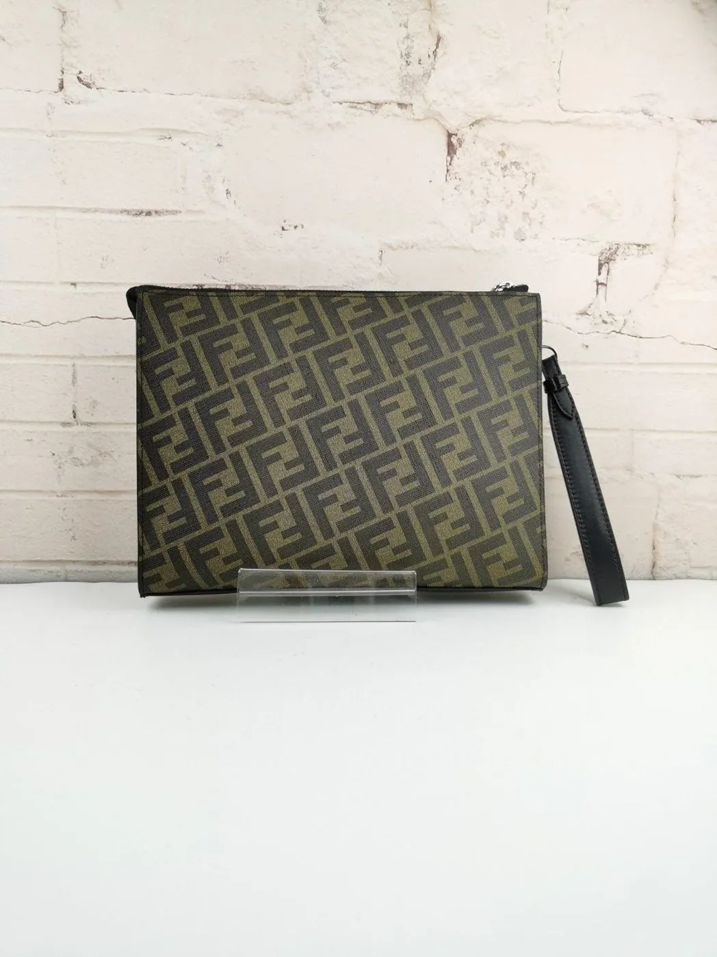 Fendi Flat Pouch Black Fabric Pouch Grey Stripes / FF Fendi Flat Pouch Black Fabric Pouch Grey Stripes / FF