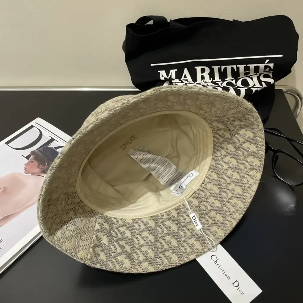 Dior D-Bobby Dior Oblique Small Brim Bucket Hat White and Gold for Unisex in Tone Embroidery Dior D-Bobby Dior Oblique Small Brim Bucket Hat White and Gold for Unisex in Tone Embroidery