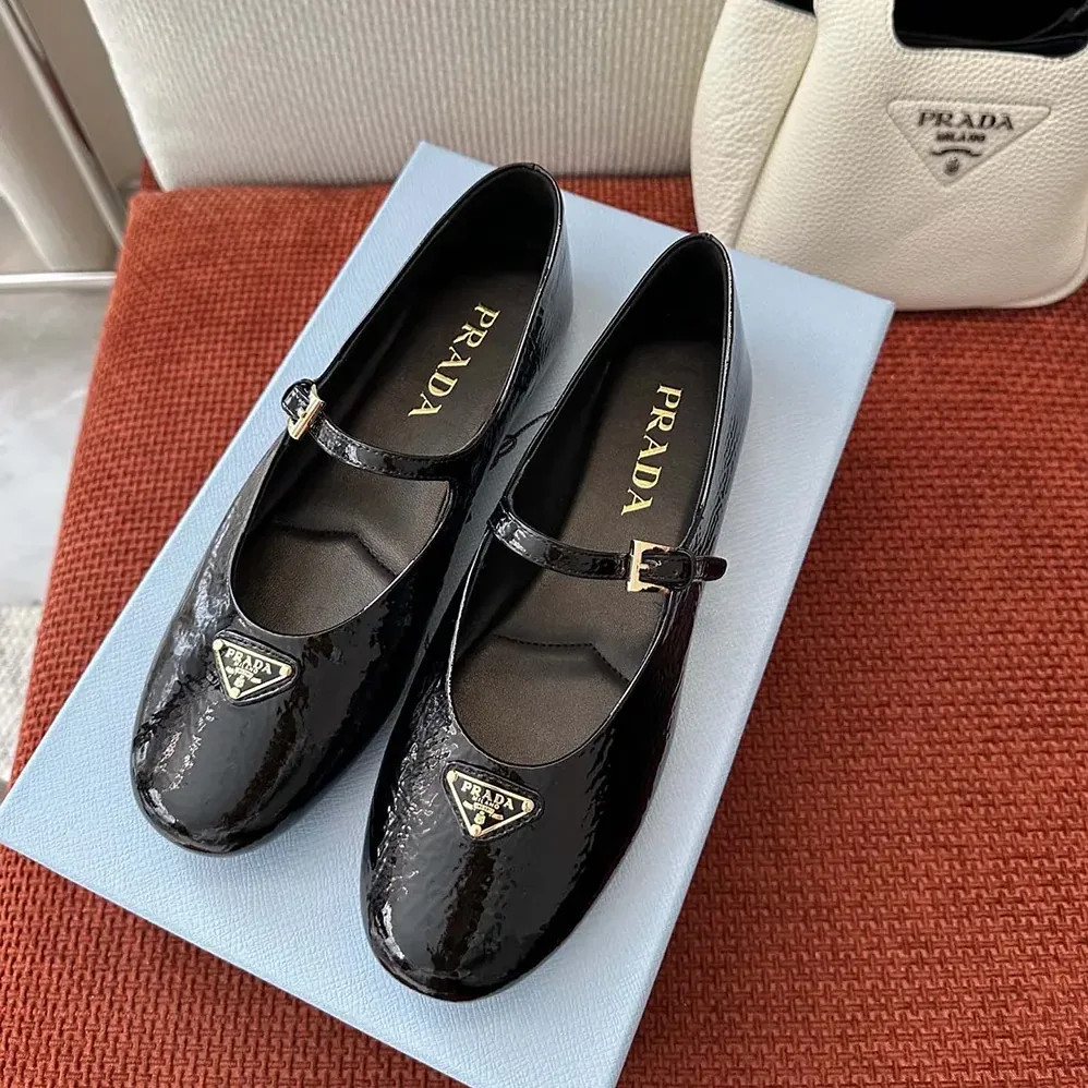 Prada Naplak Patent Leather Ballerinas for Women in Black Prada Naplak Patent Leather Ballerinas for Women in Black