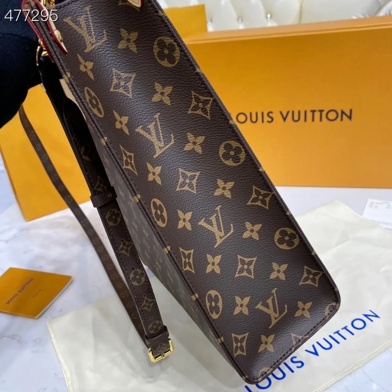 Louis Vuitton Sac Plat PM Monogram Canvas Louis Vuitton Sac Plat PM Monogram Canvas
