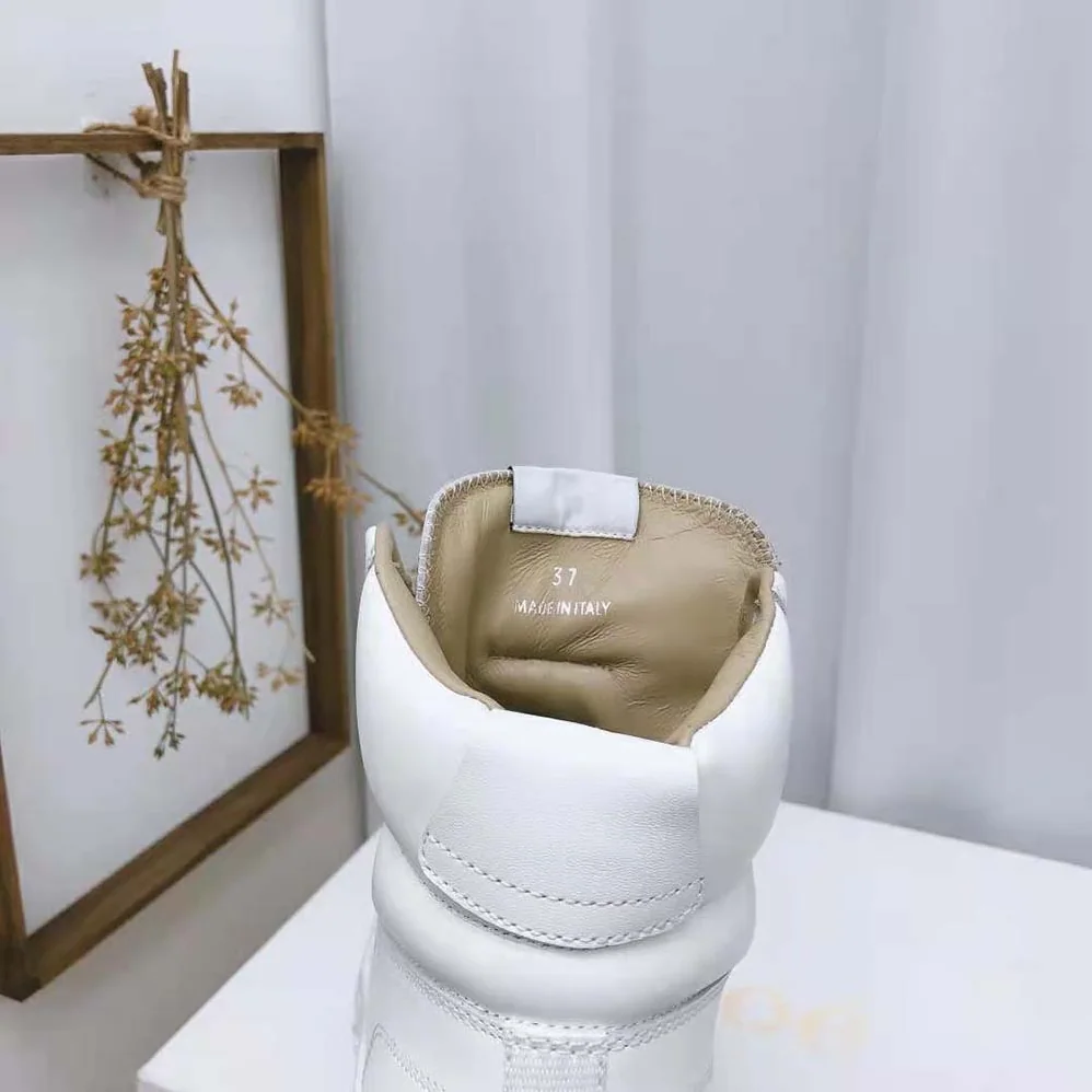 Chloe Franckie High-Top Sneaker in Smooth Calfskin for Women in White Chloe Franckie High-Top Sneaker in Smooth Calfskin for Women in White