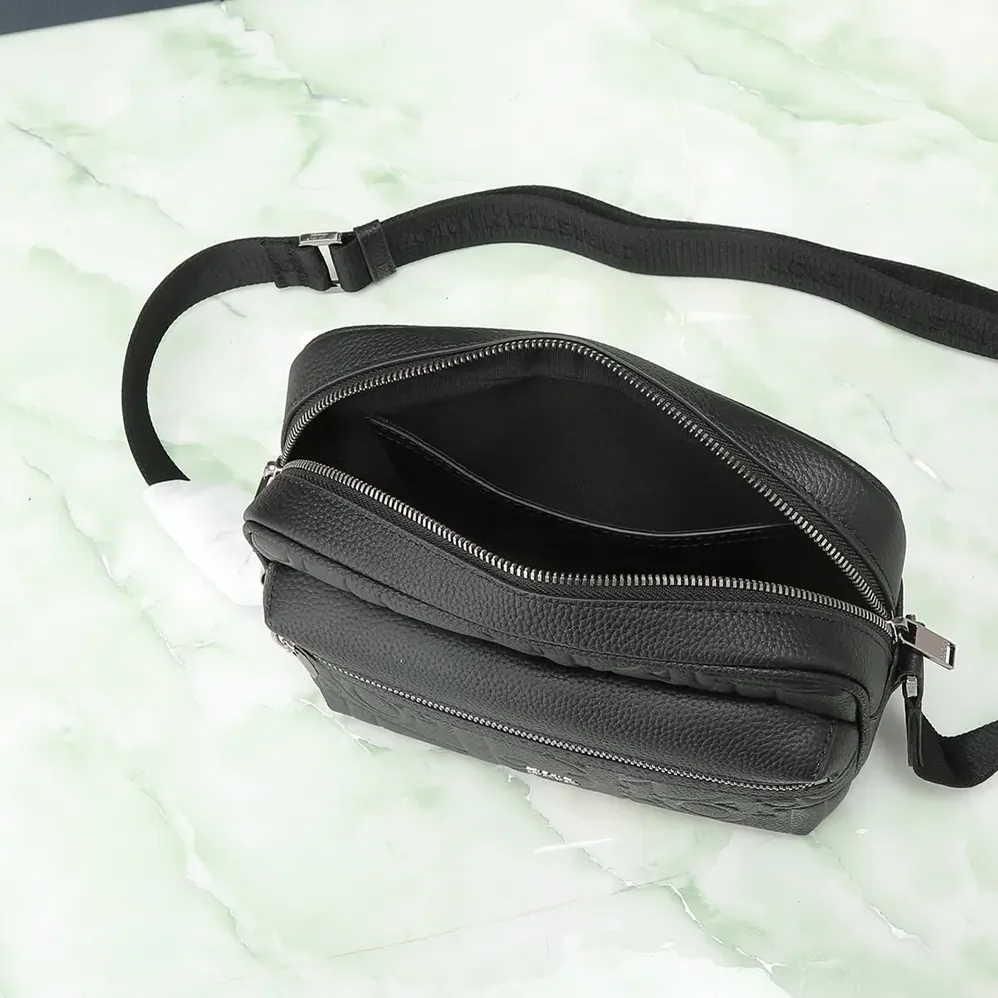 Dior Rider 2.0 Zipped Messenger Bag Black Dior Gravity Leather and Black Grained Calfskin for Men Dior Rider 2.0 Zipped Messenger Bag Black Dior Gravity Leather and Black Grained Calfskin for Men