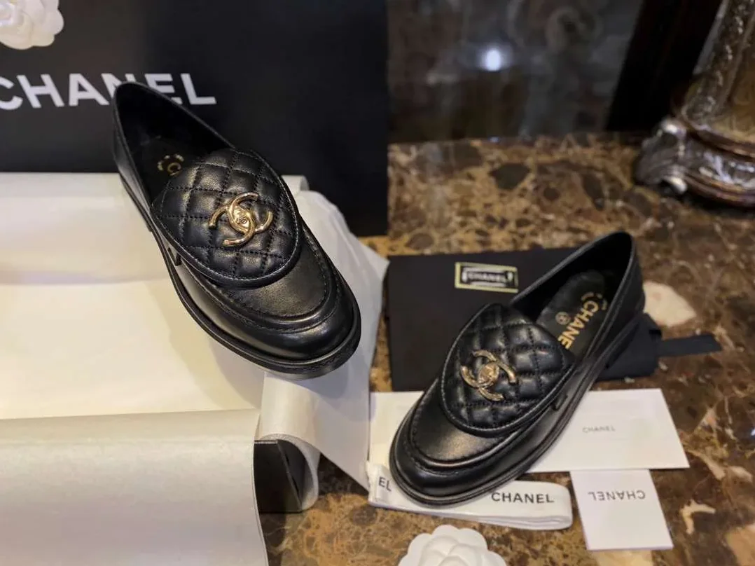 Chanel Tab Loafers Turn-lock Flats Interlocking CC Black Chanel Tab Loafers Turn-lock Flats Interlocking CC Black