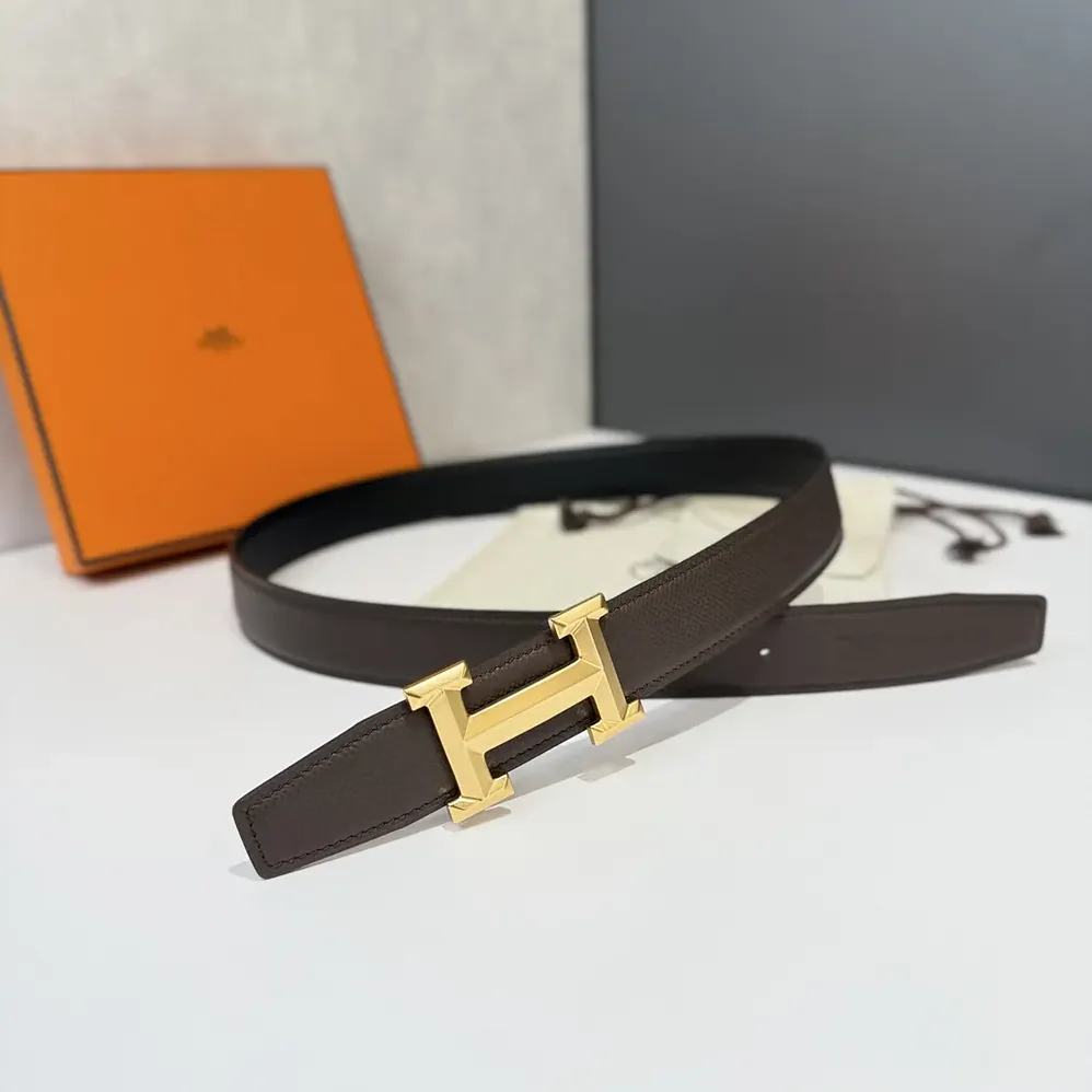 Hermes H Belt Buckle & Reversible Leather Strap 32 mm for Unisex in Black/Gold Hermes H Belt Buckle & Reversible Leather Strap 32 mm for Unisex in Black/Gold