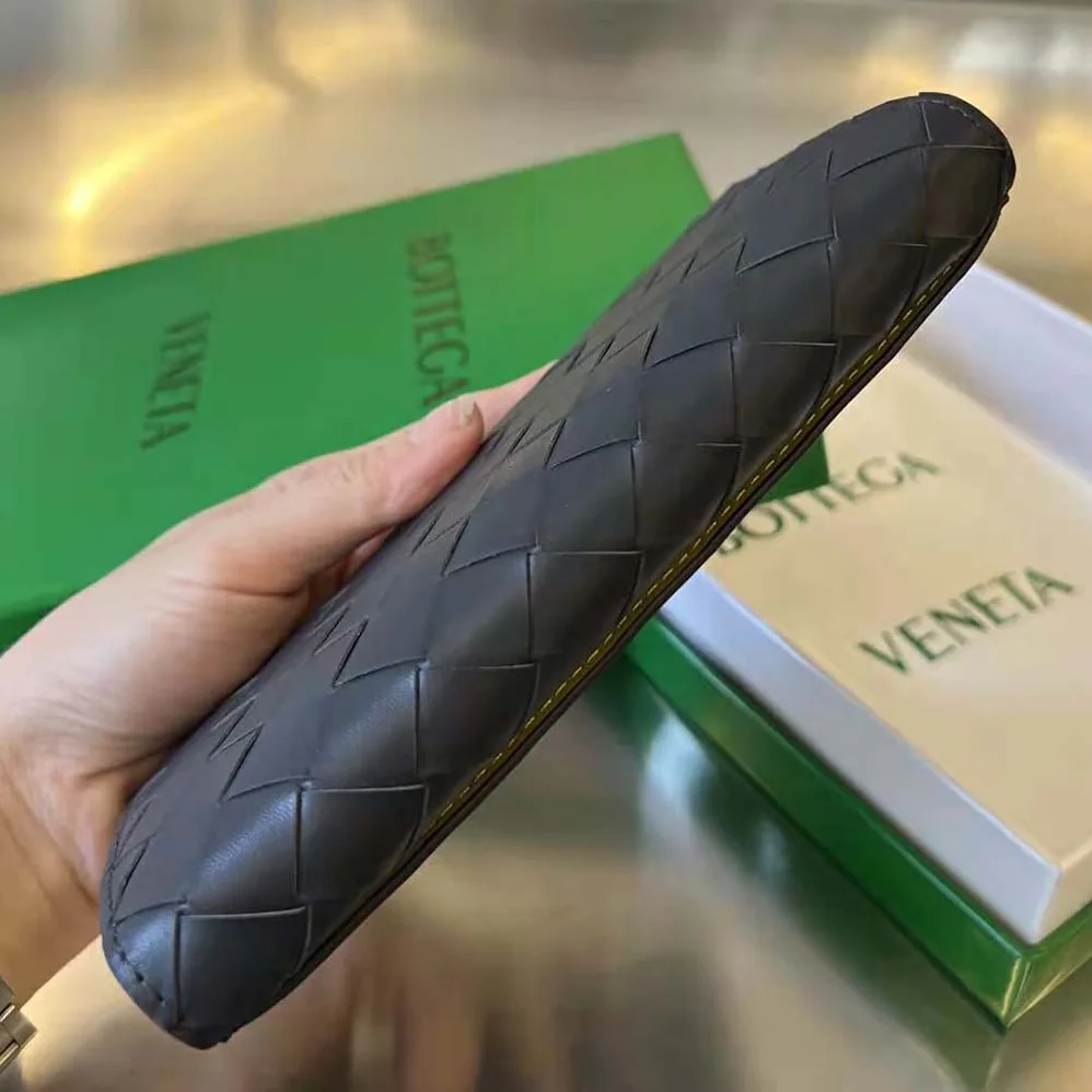 Bottega Veneta Long Intrecciato Wallet for Unisex in Black Bottega Veneta Long Intrecciato Wallet for Unisex in Black