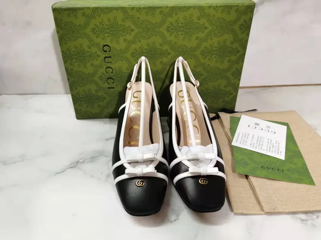 Gucci Two for Women in Tone Bow Pumps Black