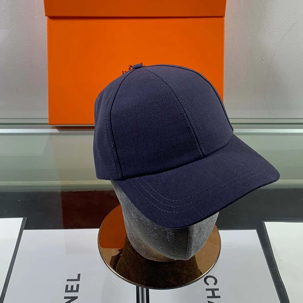 Hermes Miles H Circle Cap in Stretch Cotton for Men in Navy Hermes Miles H Circle Cap in Stretch Cotton for Men in Navy