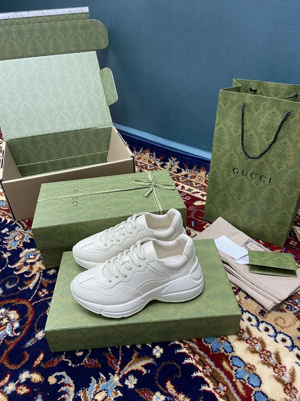 Gucci Rhyton Sneaker Beige 0G2R0