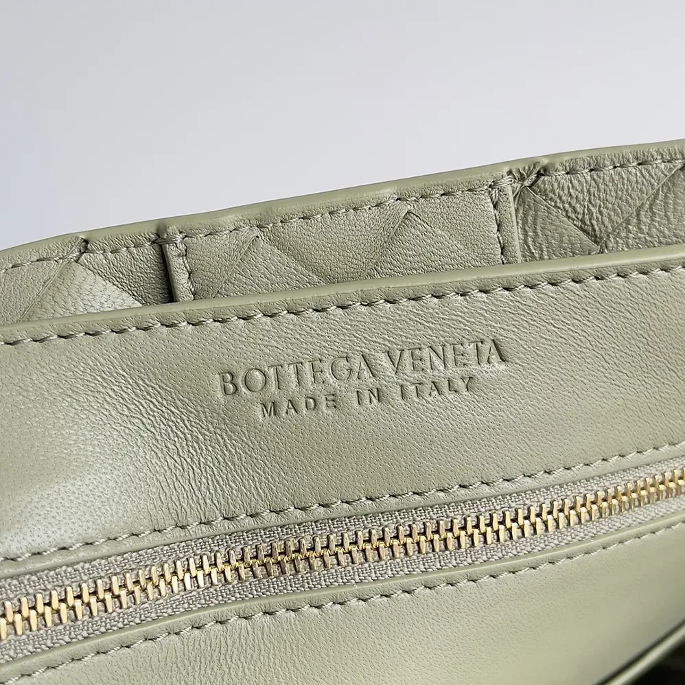 Bottega Veneta Medium Andiamo in Supple Intrecciato Leather for Women in Travertine
