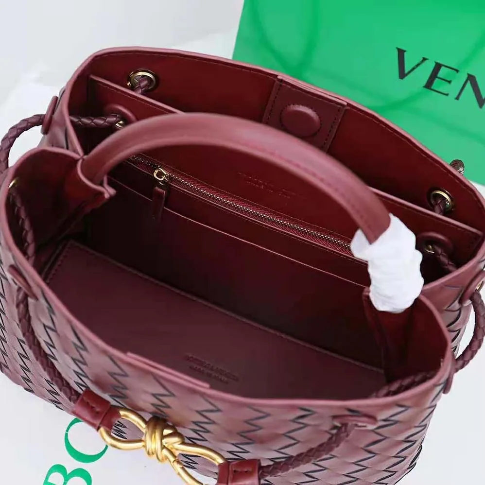 Bottega Veneta Small Andiamo in Lambskin Leather for Women in Maroon