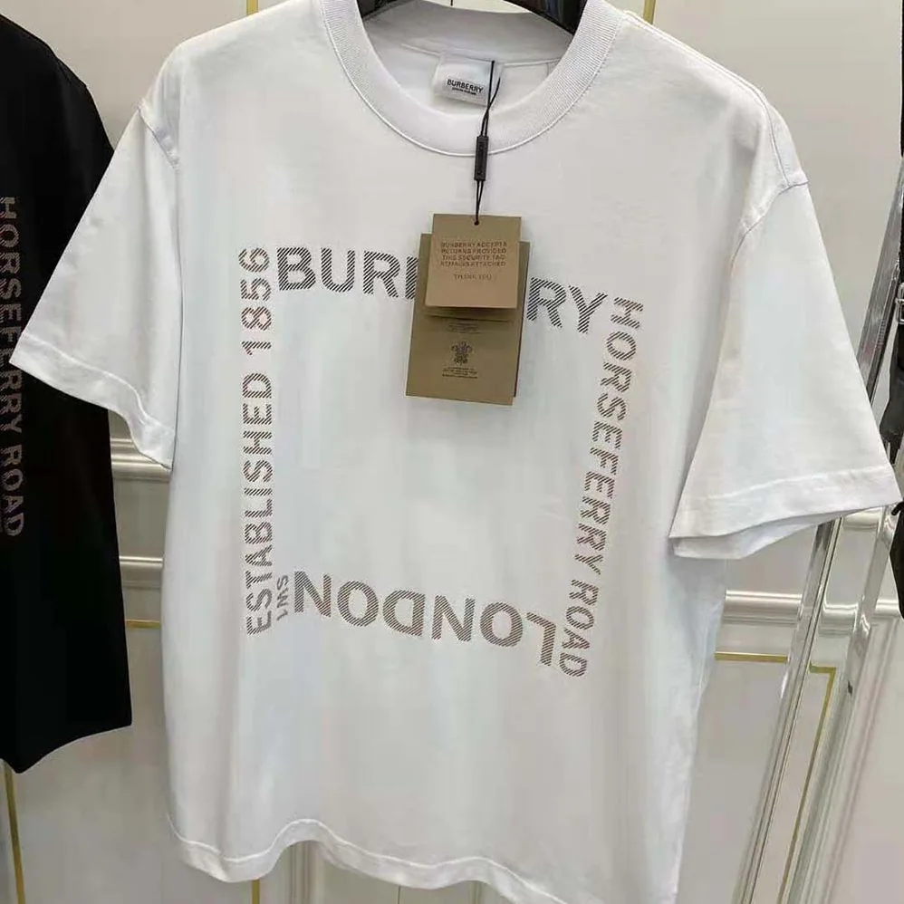 Burberry Horseferry Square Print Cotton T-shirt for Women in White Burberry Horseferry Square Print Cotton T-shirt for Women in White