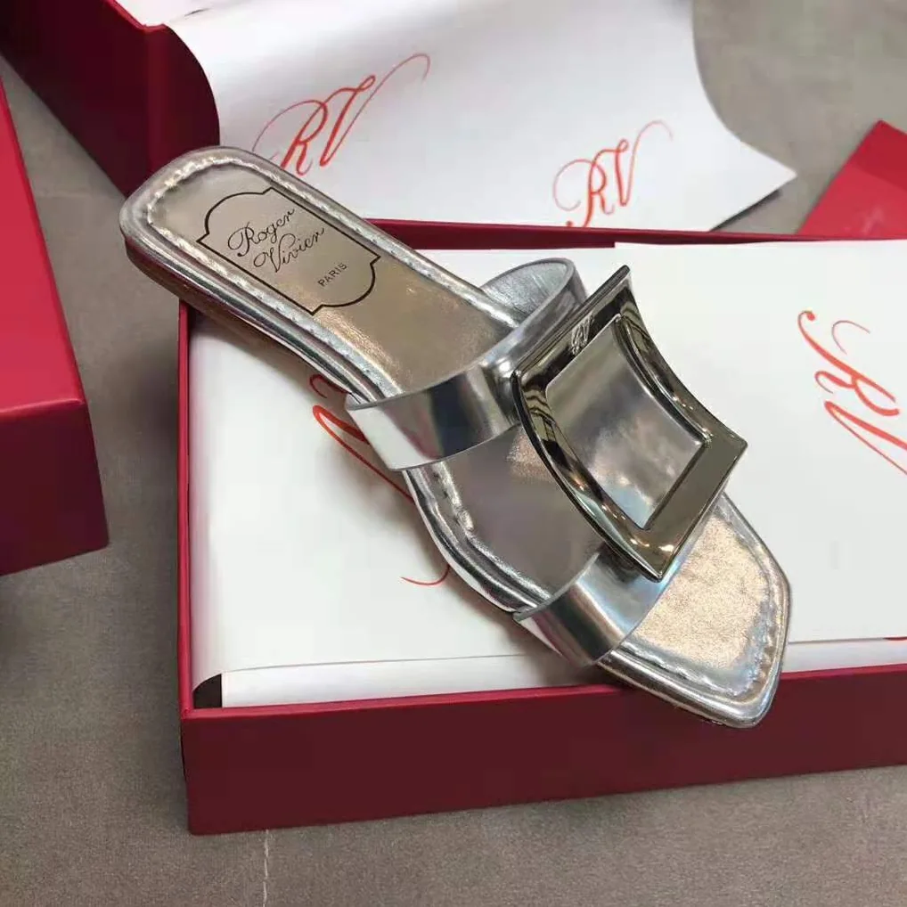 Roger Vivier Bikiviv' Mules Flat Sandals for Women in Silver Roger Vivier Bikiviv' Mules Flat Sandals for Women in Silver