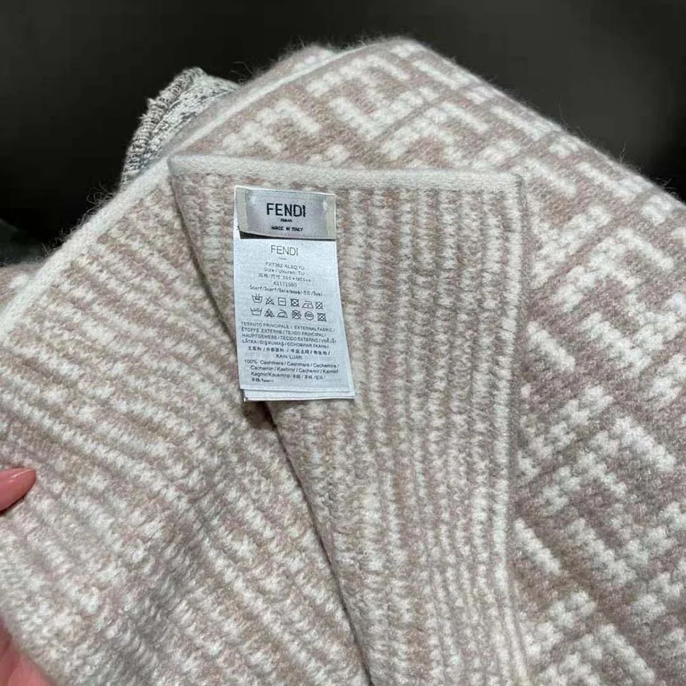 Fendi FF Scarf Dove Gray Cashmere Scarf for Women Fendi FF Scarf Dove Gray Cashmere Scarf for Women