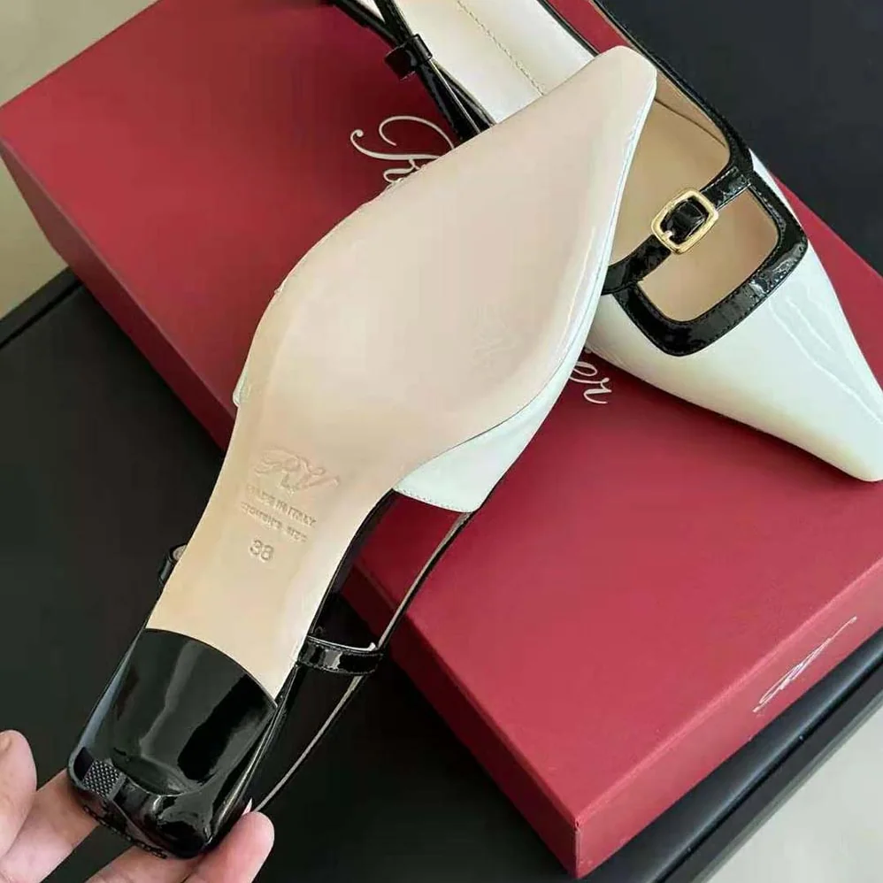 Roger Vivier Viv' Canard Slingback Pumps in Patent Leather for Women in Black Roger Vivier Viv' Canard Slingback Pumps in Patent Leather for Women in Black