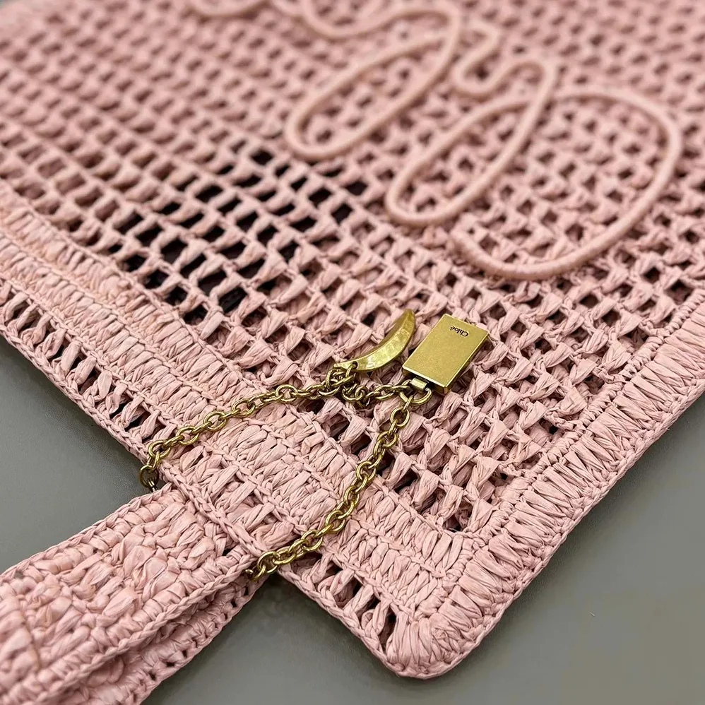 Chloe Summer Banana Tote Bag In Raffia for Women in Pink Chloe Summer Banana Tote Bag In Raffia for Women in Pink