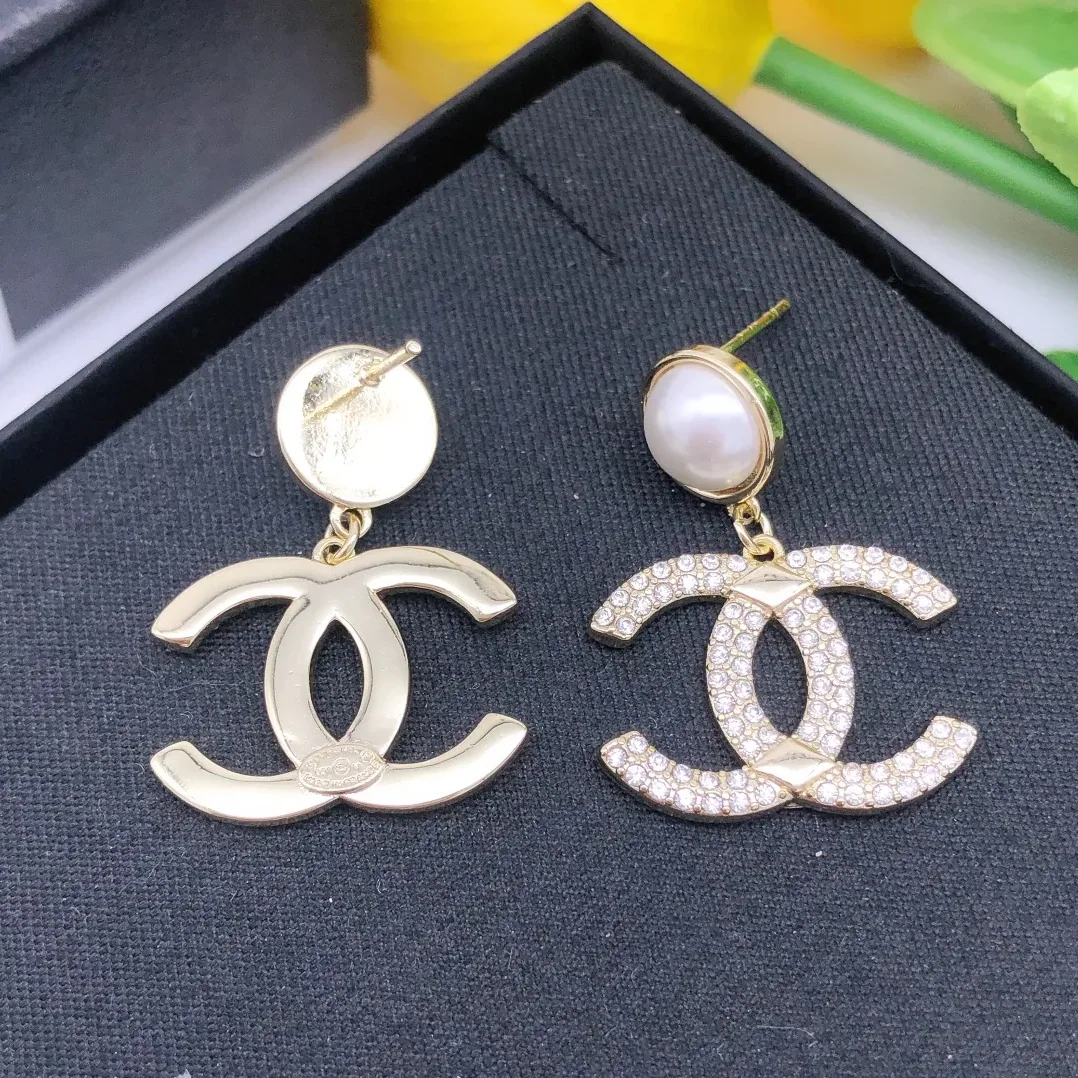 Chanel C in Shaped Earrings Gold Chanel C in Shaped Earrings Gold