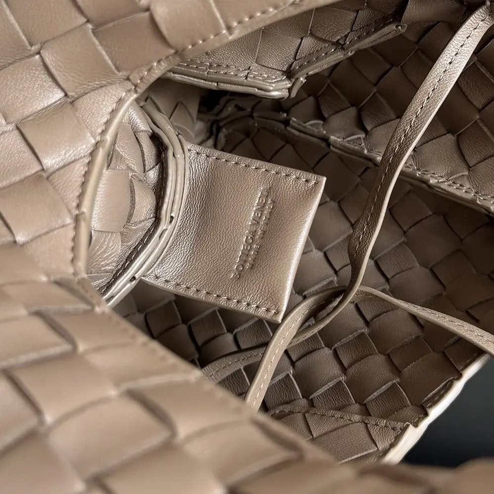 Bottega Veneta Small Campana for Women in Chocolate