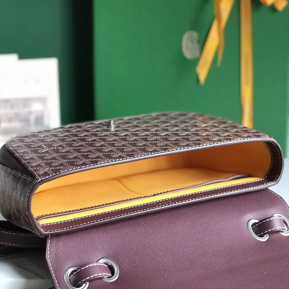 Goyard 233 Bag for Unisex in Maroon Goyard 233 Bag for Unisex in Maroon