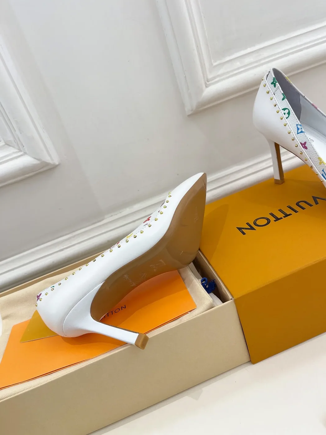 Louis Vuitton Pump White 9.5/ Louis Vuitton Pump White 9.5/