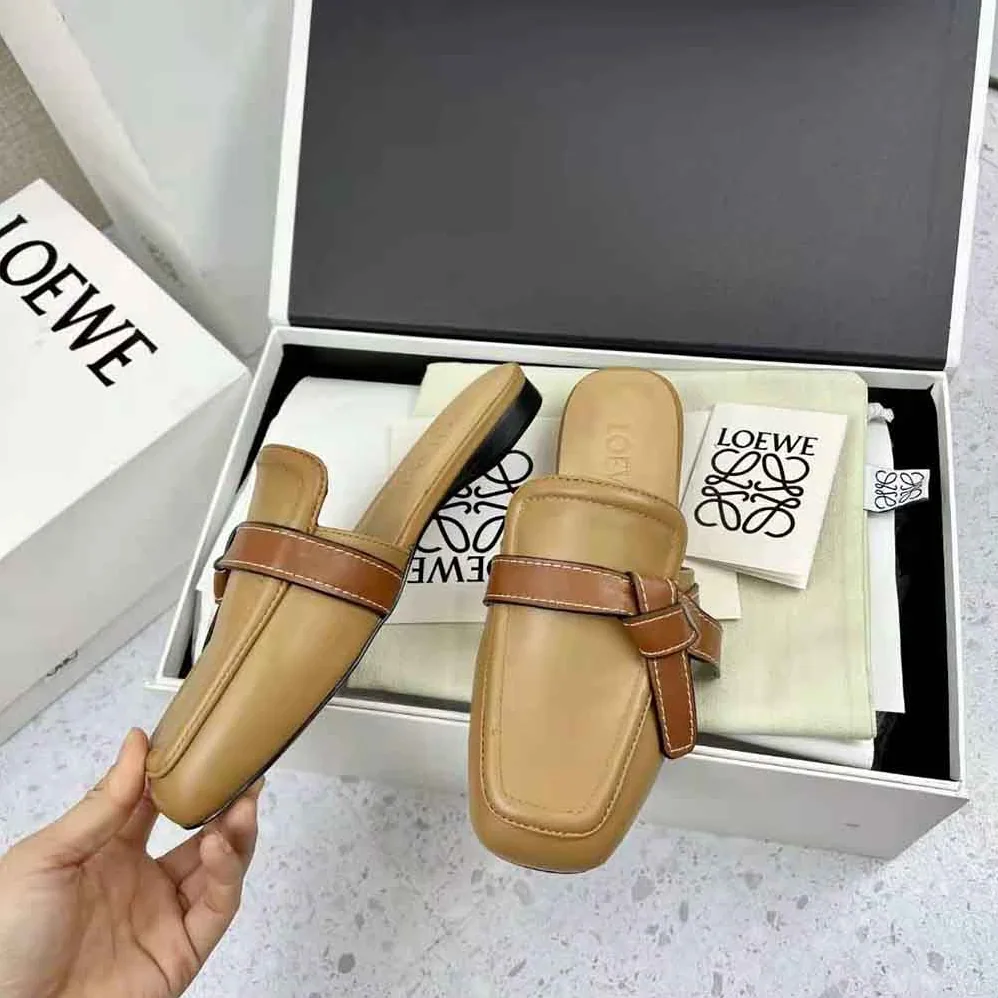 Loewe Gate Flat Mule in Calfskin for Women in Brown Loewe Gate Flat Mule in Calfskin for Women in Brown