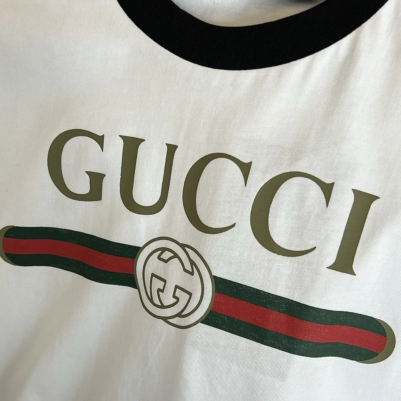 Gucci Print T in Shirt White Gucci Print T in Shirt White