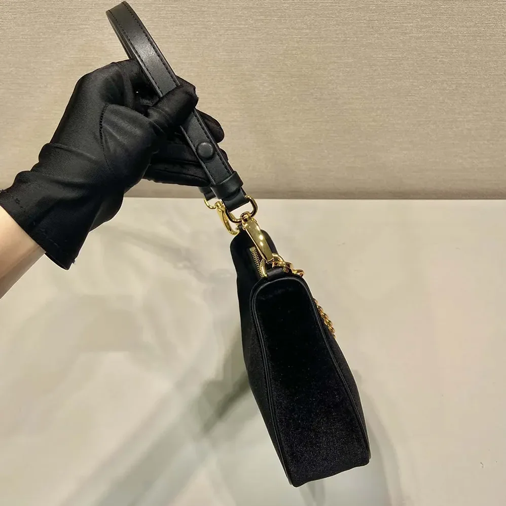 Prada Re-Edition Velvet Mini-bag for Women in Black