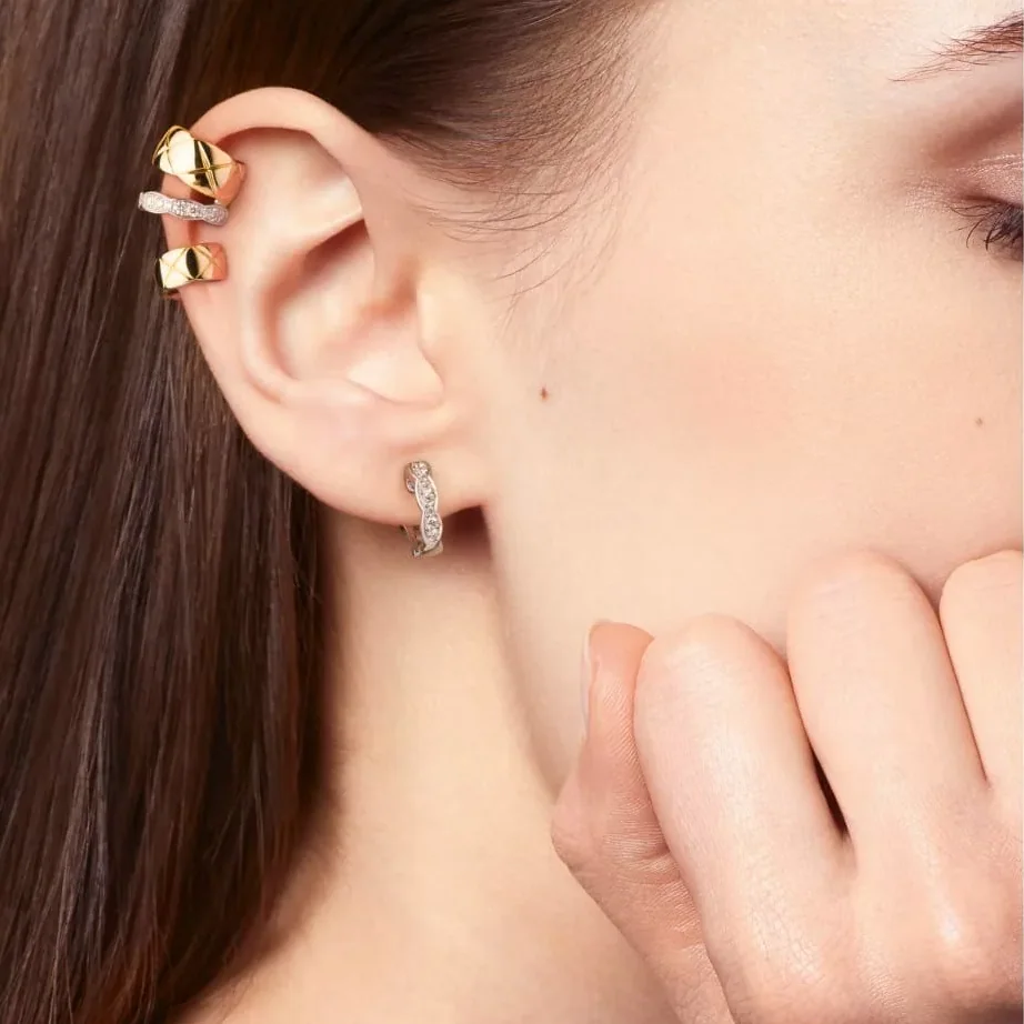Chanel Coco Crush Earrings White in Yellow Gold