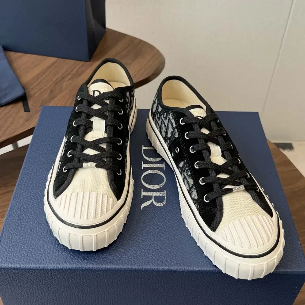 Dior Hooper Low-Top Sneaker Beige and Blue Dior Oblique Jacquard and Black Suede Calfskin for Unisex Dior Hooper Low-Top Sneaker Beige and Blue Dior Oblique Jacquard and Black Suede Calfskin for Unisex
