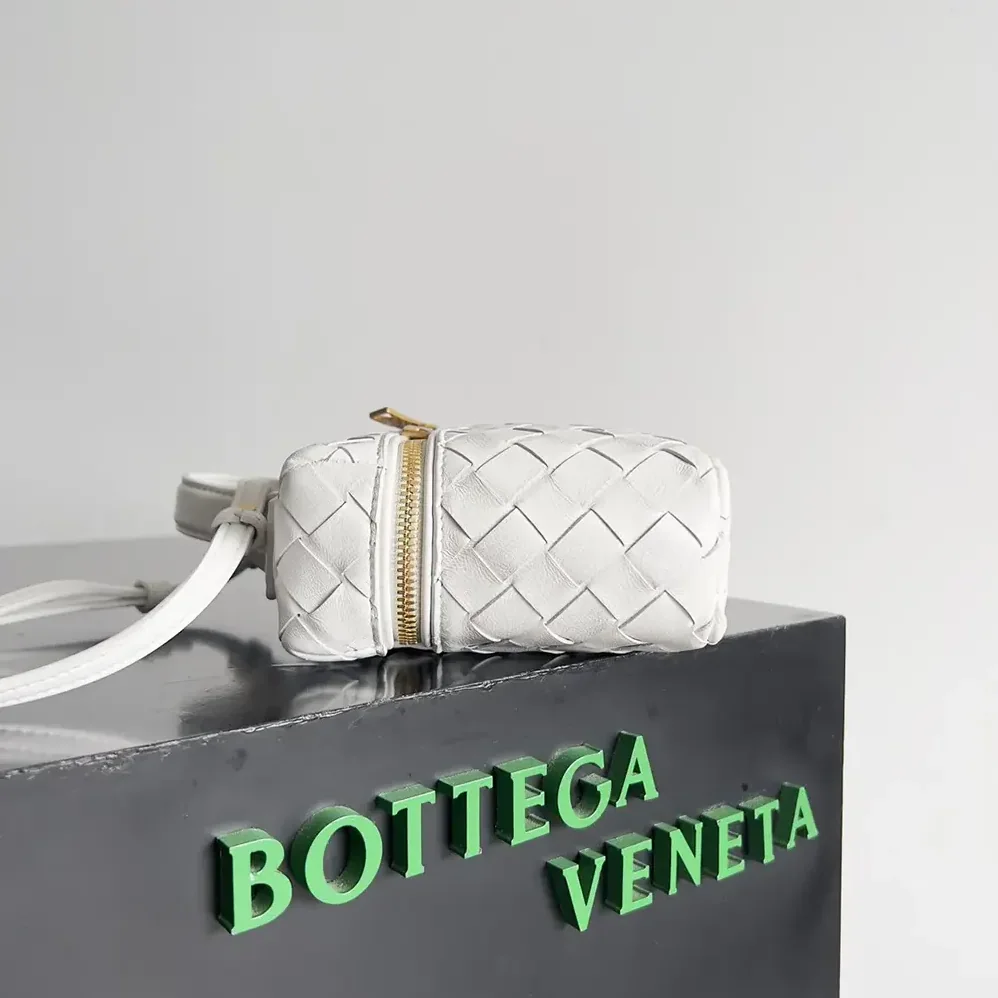Bottega Veneta Bang Bang Vanity Case for Women in White Bottega Veneta Bang Bang Vanity Case for Women in White
