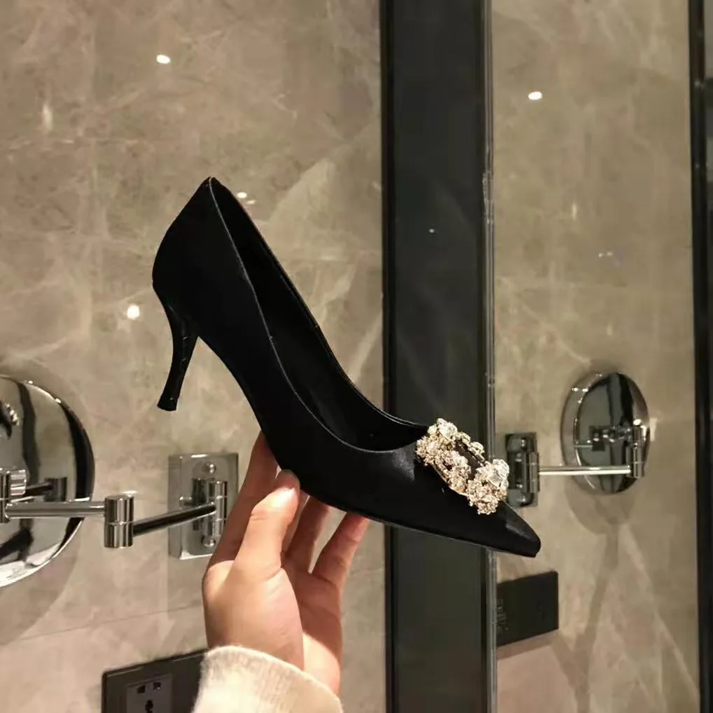 Roger Vivier Silk Flower Strass Pumps 6.6 cm Heel for Women in Black