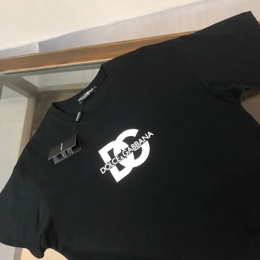 Dolce Gabbana D&G Short-sleeved T-shirt with DG Logo Print for Men in Black