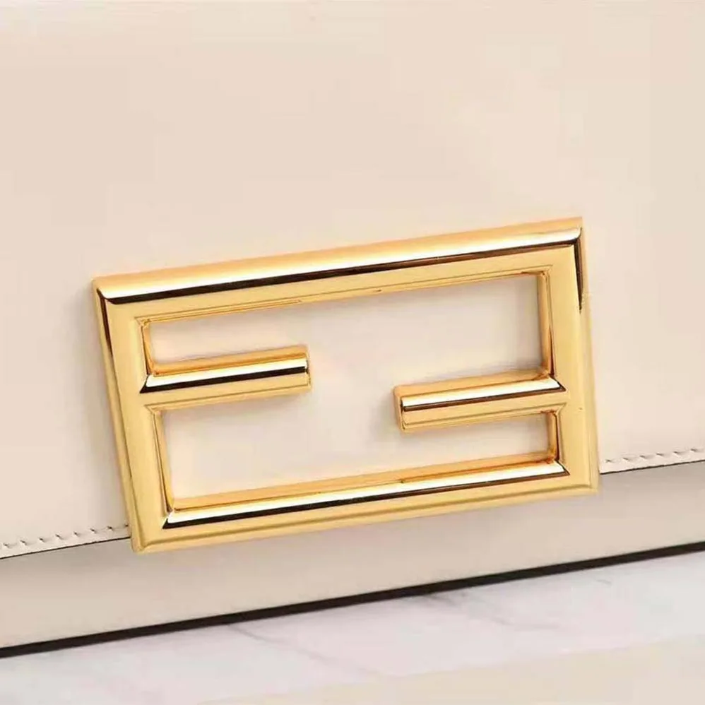 Fendi Wallet on Chain with Pouches Leather Mini-Bag for Women in White Fendi Wallet on Chain with Pouches Leather Mini-Bag for Women in White