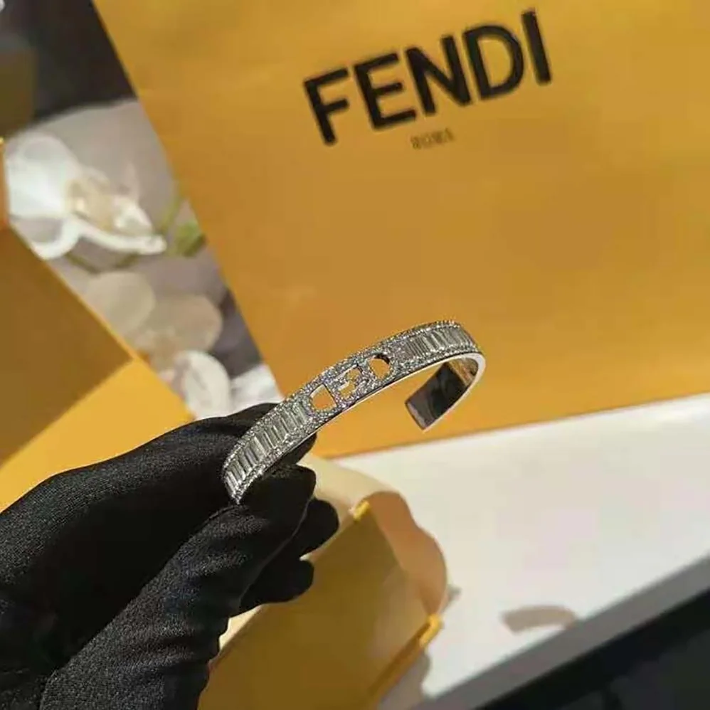 Fendi O'Lock Bracelet Silver for Women in Colored Bracelet Fendi O'Lock Bracelet Silver for Women in Colored Bracelet