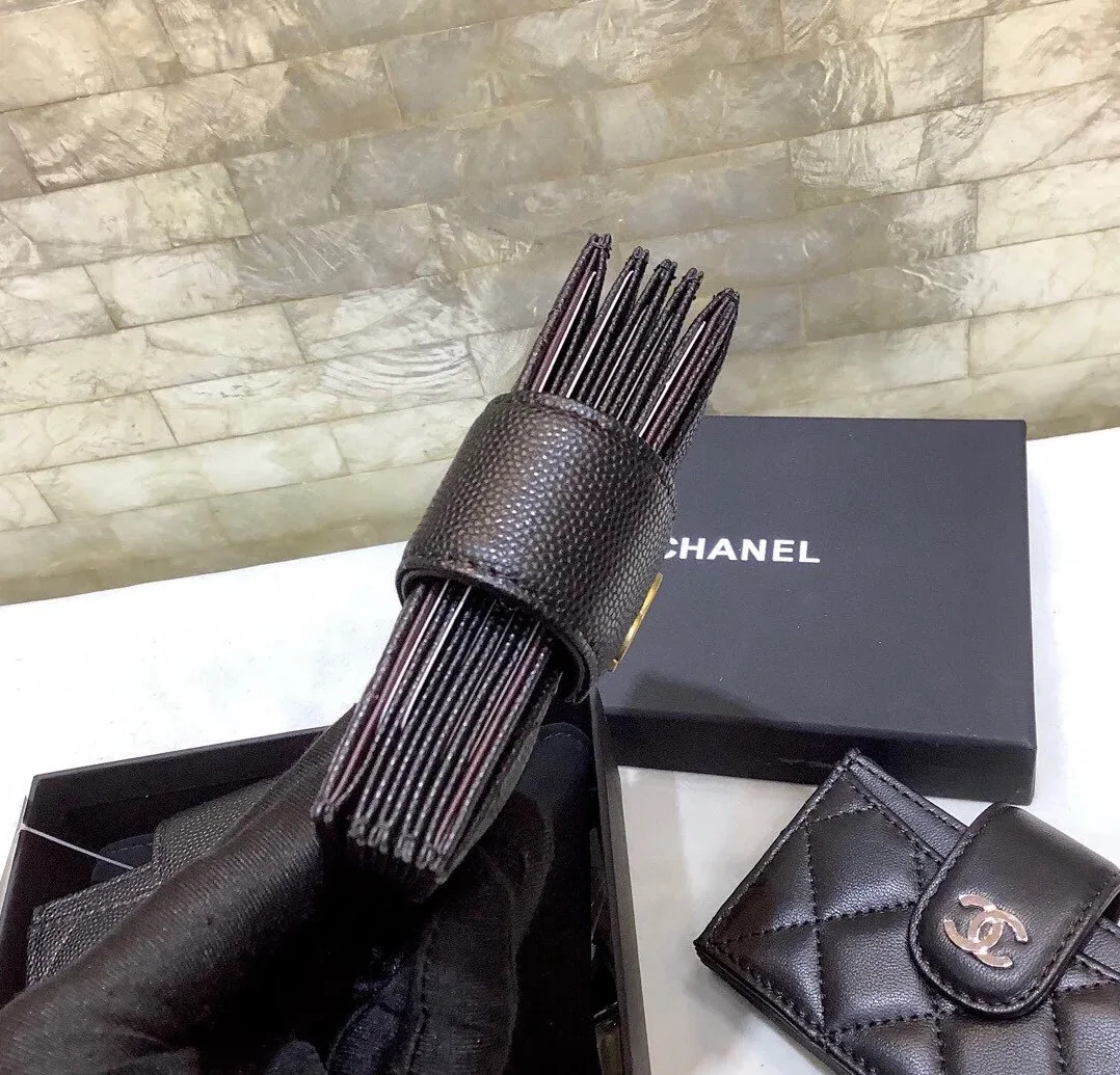 Chanel CO-CO Card Holder Wallet Black Gold Hardware / Chanel CO-CO Card Holder Wallet Black Gold Hardware /