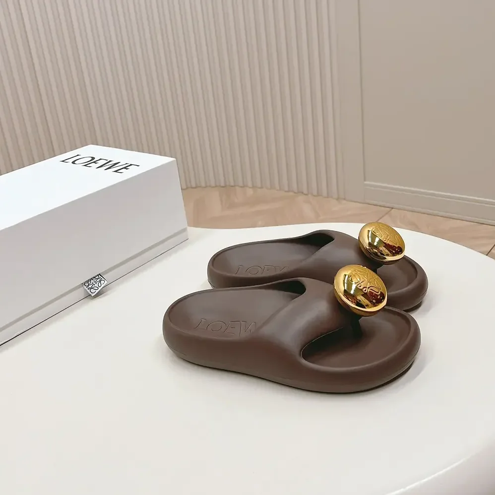Loewe Foam Pebble Sandal for Women in Chocolate