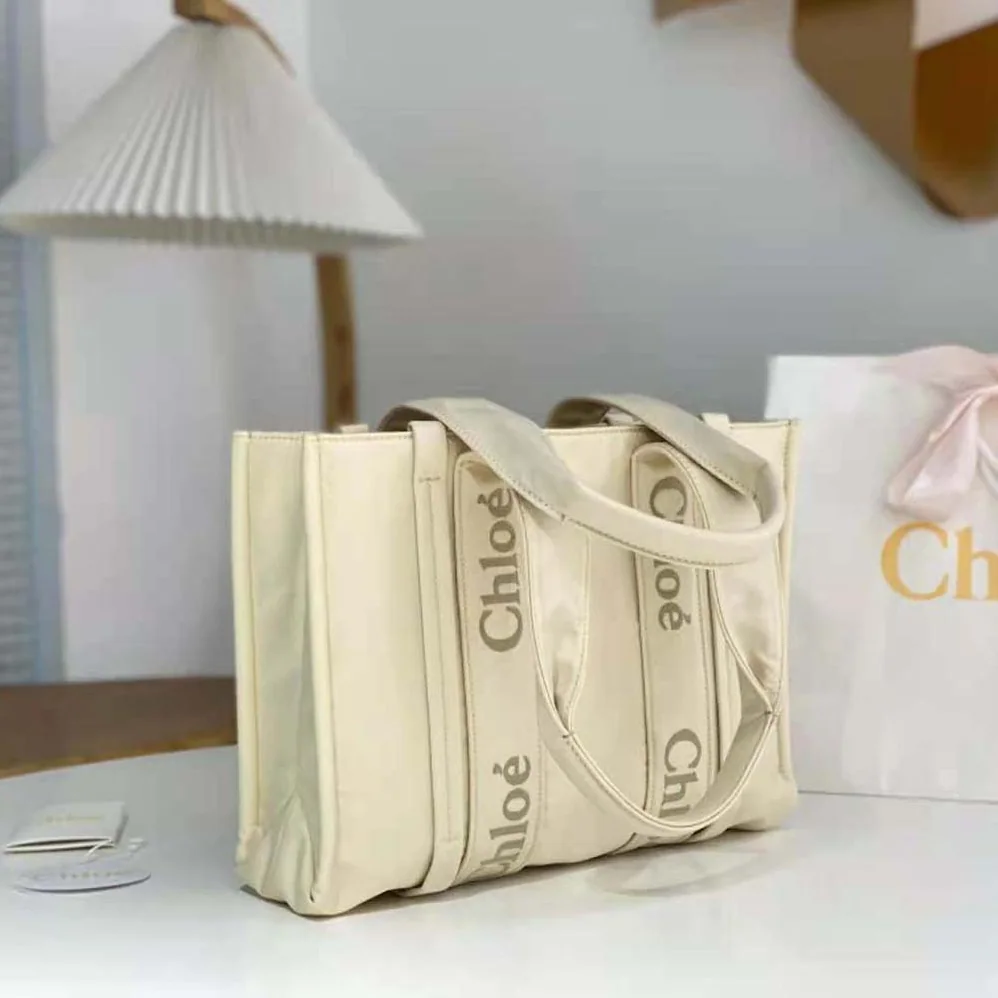 Chloe Medium Woody Tote Bag for Women in White