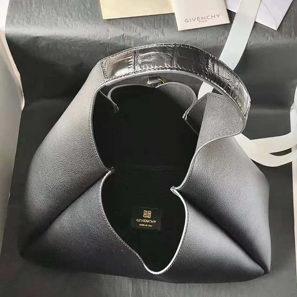 Givenchy Medium G-Hobo Bag in Smooth Leather for Women in Black