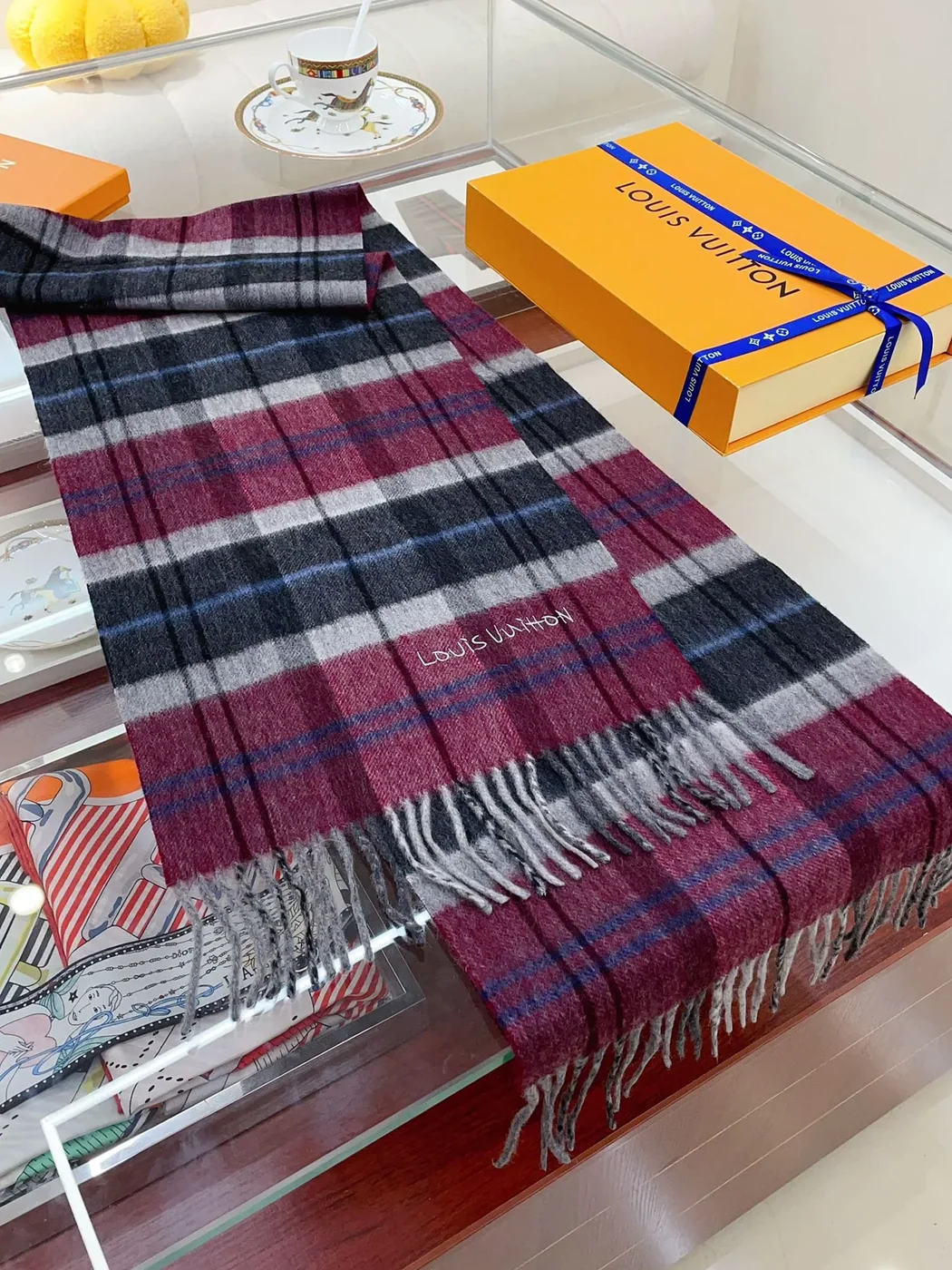 Louis Vuitton Scarf Multicolor Louis Vuitton Scarf Multicolor
